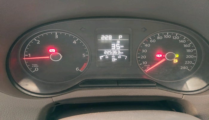 2015 Volkswagen Vento HIGHLINE 1.5 AT, Diesel, Automatic, 2,25,363 km, interior