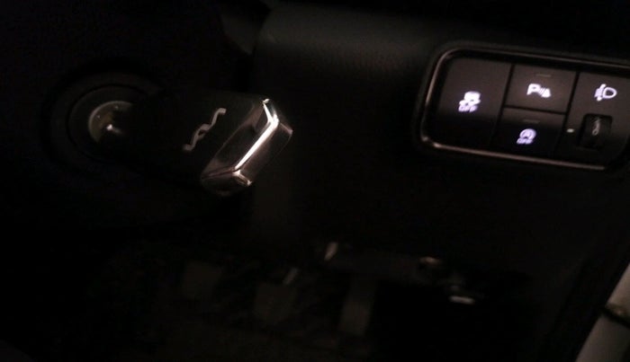 2024 KIA SONET HTK (O) 1.2 Petrol MT, Petrol, Manual, 13,078 km, interior