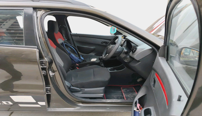 2016 Renault Kwid RXT 1.0, Petrol, Manual, 45,888 km, interior