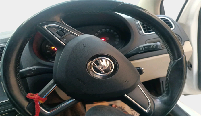 2017 Skoda Rapid STYLE 1.6 MPI, Petrol, Manual, 91,104 km, interior