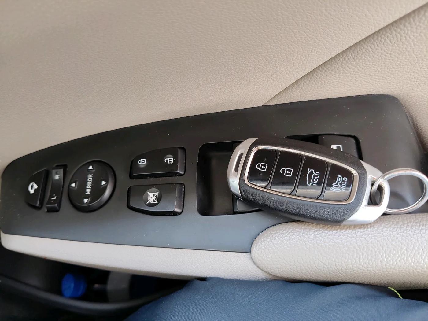 2022 Hyundai Verna SX (O) 1.5 VTVT IVT, Petrol, Automatic, 33,547 km, interior