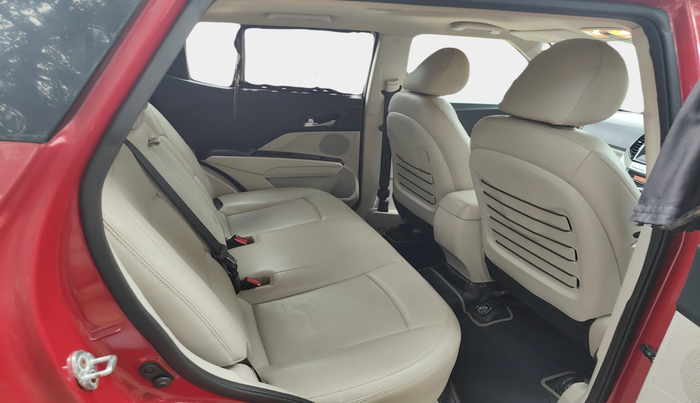 2020 Mahindra XUV300 W8 (O) 1.5 DIESEL, Diesel, Manual, 70,729 km, interior