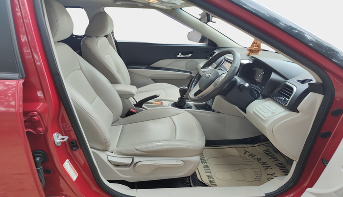 2020 Mahindra XUV300 W8 (O) 1.5 DIESEL, Diesel, Manual, 70,729 km, interior