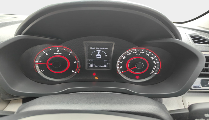 2020 Mahindra XUV300 W8 (O) 1.5 DIESEL, Diesel, Manual, 70,729 km, interior