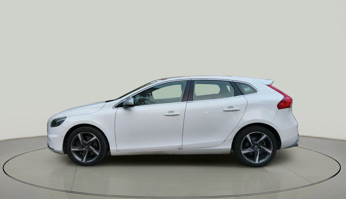 2015 Volvo V 40 D3 R design, Diesel, Automatic, 1,09,698 km, exterior