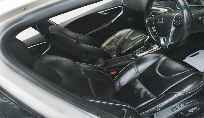 2015 Volvo V 40 D3 R design, Diesel, Automatic, 1,09,698 km, interior