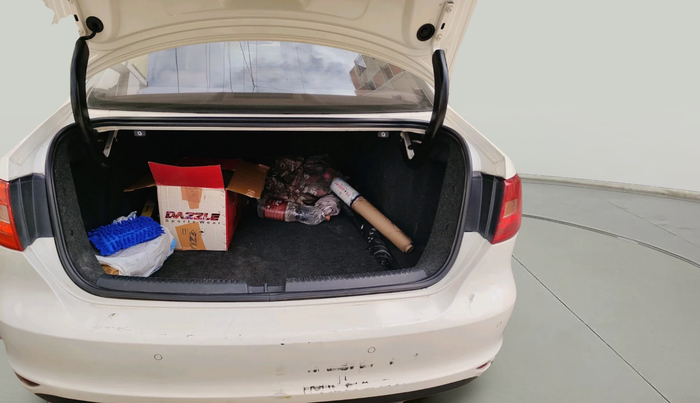 2012 Volkswagen Jetta COMFORTLINE TDI, Diesel, Manual, 1,60,650 km, exterior