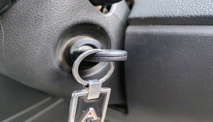 2019 Volkswagen Ameo TRENDLINE 1.0L, Petrol, Manual, 73,093 km, interior