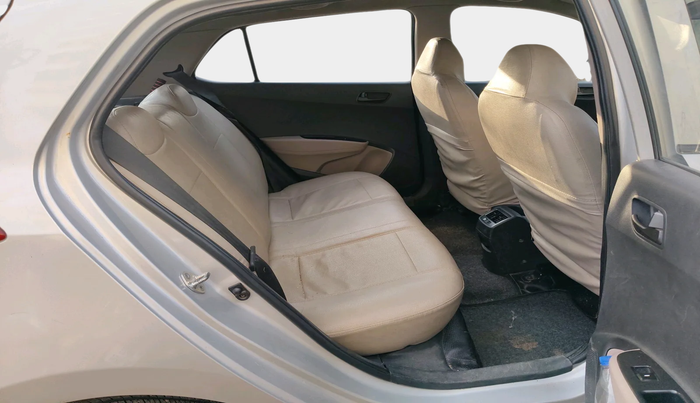 2015 Hyundai Grand i10 MAGNA 1.1 CRDI, Diesel, Manual, 93,459 km, interior