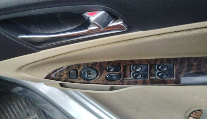 2013 Hyundai Verna FLUIDIC 1.6 CRDI SX, Diesel, Manual, 96,675 km, interior