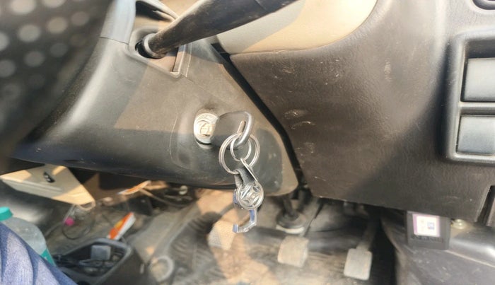 2020 Maruti Eeco 5 STR WITH A/C+HTR, Petrol, Manual, 21,436 km, interior