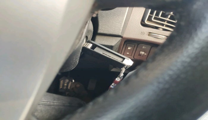 2013 Mahindra XUV500 W6, Diesel, Manual, 1,11,097 km, interior