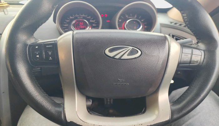 2013 Mahindra XUV500 W6, Diesel, Manual, 1,11,097 km, interior