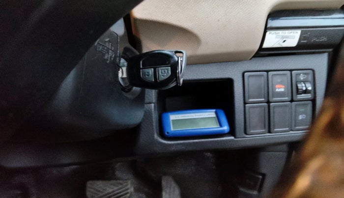 2018 Maruti Wagon R 1.0 VXI (O) AMT, Petrol, Automatic, 35,707 km, interior