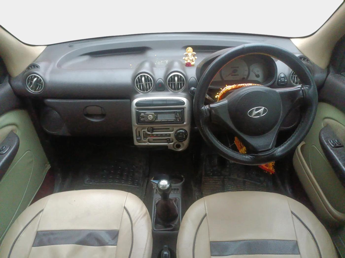 2013 Hyundai Santro Xing GL PLUS, Petrol, Manual, 8,88,105 km, interior