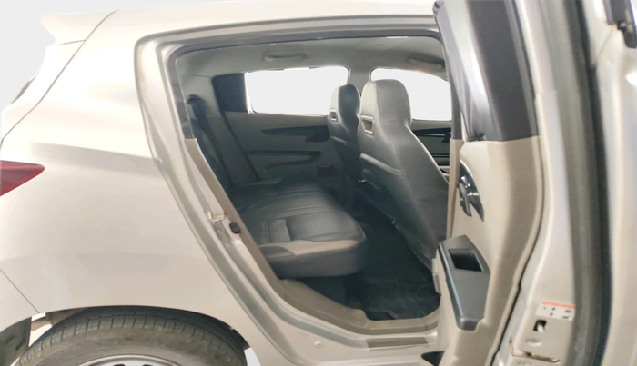 2016 Mahindra Kuv100 K2 6 STR, Petrol, Manual, 77,500 km, interior