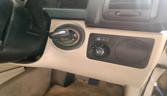 2013 Ssangyong Rexton RX7, Diesel, Automatic, 1,41,109 km, interior