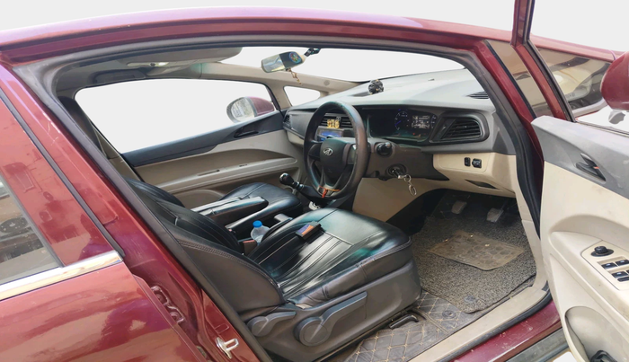 2018 Mahindra MARAZZO M4 7 STR, Diesel, Manual, 1,09,492 km, interior