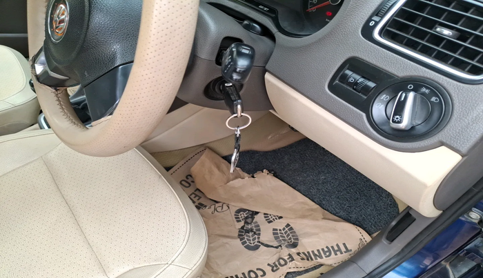 2014 Volkswagen Vento HIGHLINE DIESEL 1.6, Diesel, Manual, 1,32,412 km, interior