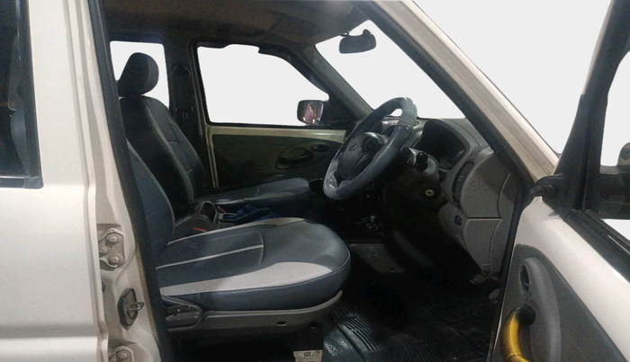 2014 Mahindra Scorpio LX, Diesel, Manual, 12,682 km, interior