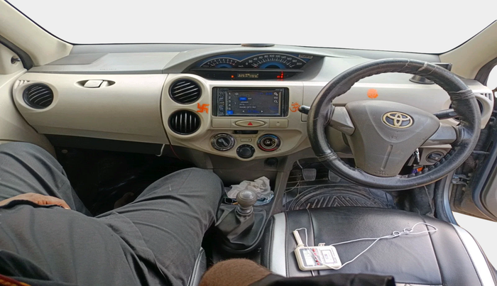 2016 Toyota Etios GD, Diesel, Manual, 1,17,219 km, interior