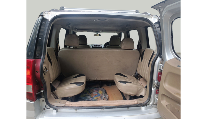 2016 Mahindra TUV300 T8, Diesel, Manual, 1,50,048 km, exterior