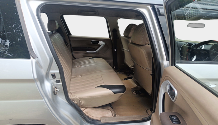 2016 Mahindra TUV300 T8, Diesel, Manual, 1,50,048 km, interior