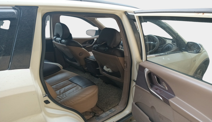 2012 Mahindra XUV500 W8, Diesel, Manual, 1,09,958 km, interior