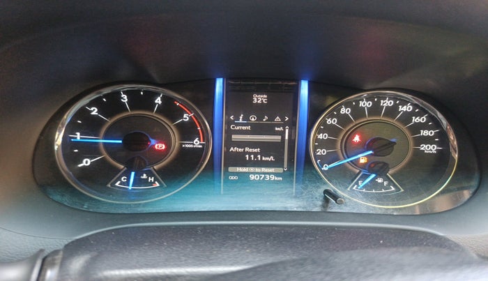 2018 Toyota Fortuner 2.8 4X2 MT, Diesel, Manual, 90,739 km, interior