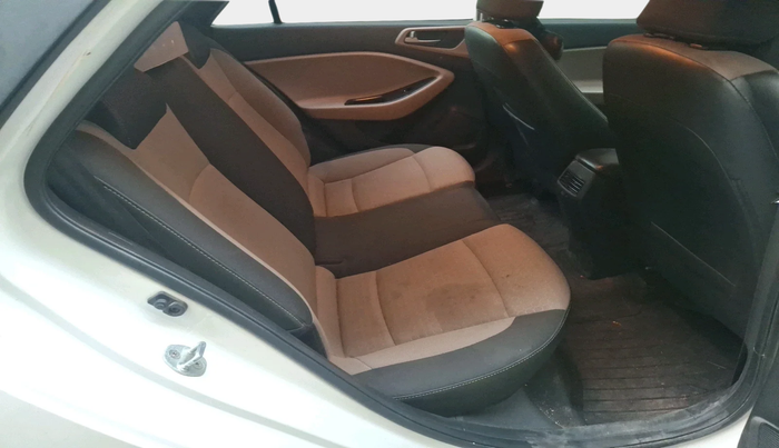 2015 Hyundai Elite i20 SPORTZ 1.4 CRDI, Diesel, Manual, 78,859 km, interior