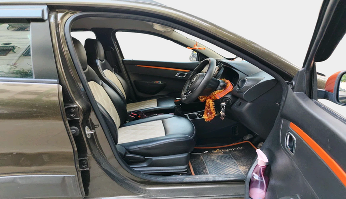 2020 Renault Kwid CLIMBER 1.0 (O), Petrol, Manual, 28,859 km, interior