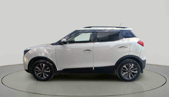 2020 Mahindra XUV300 W8 (O) 1.5 DIESEL AMT, Diesel, Automatic, 1,53,511 km, exterior