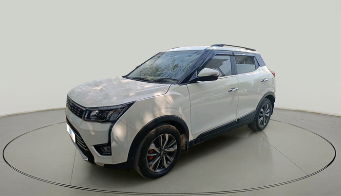 2020 Mahindra XUV300 W8 (O) 1.5 DIESEL AMT, Diesel, Automatic, 1,53,511 km, exterior