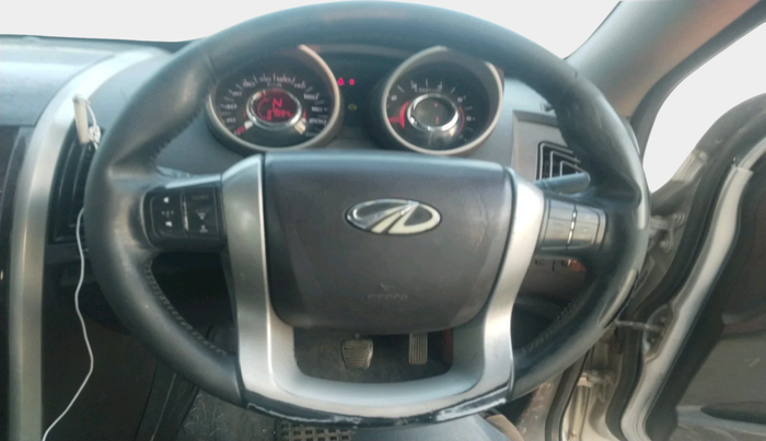 2013 Mahindra XUV500 W8, Diesel, Manual, 98,950 km, interior