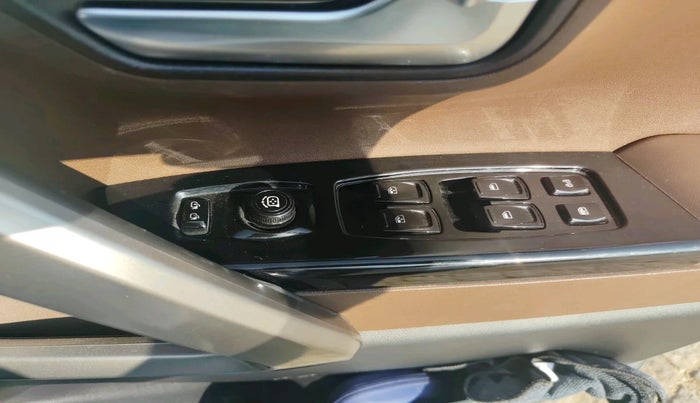 2023 Mahindra SCORPIO-N Z8 L PETROL AT 6 STR, Petrol, Automatic, 44,694 km, interior