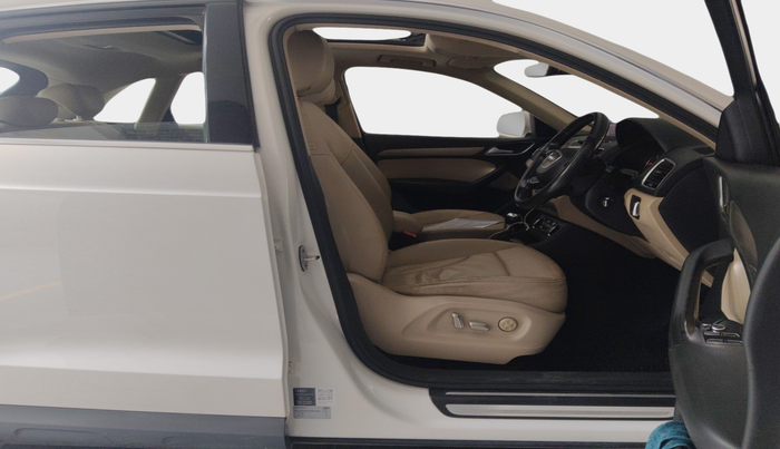 2017 Audi Q3 35 TDI Quattro, Diesel, Automatic, 1,36,527 km, interior