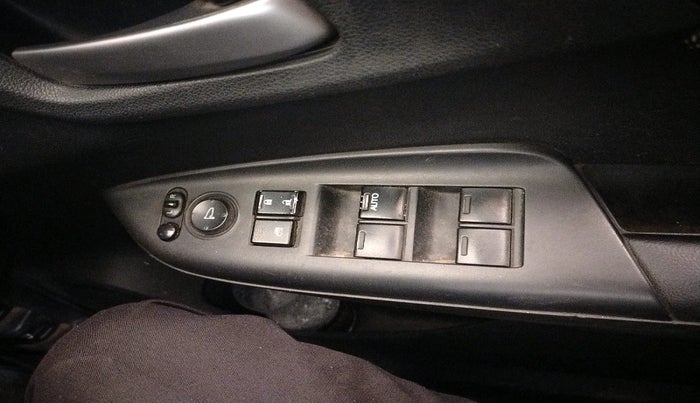 2018 Honda WR-V 1.5L I-DTEC VX MT, Diesel, Manual, 1,34,766 km, interior