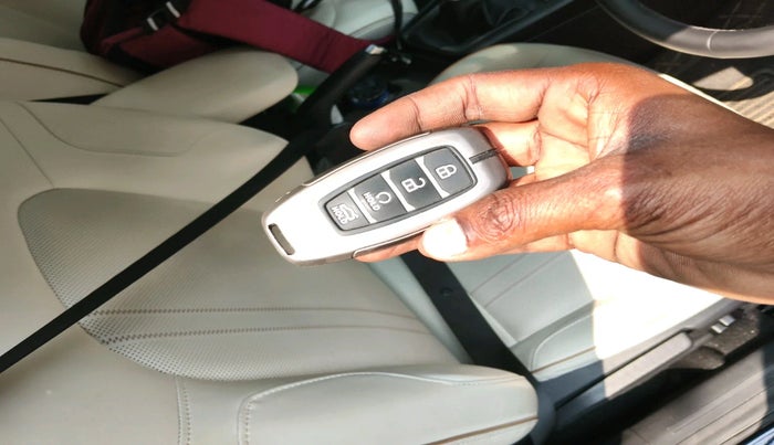 2023 Hyundai Verna SX (O) 1.5 MPI MT, Petrol, Manual, 8,371 km, interior