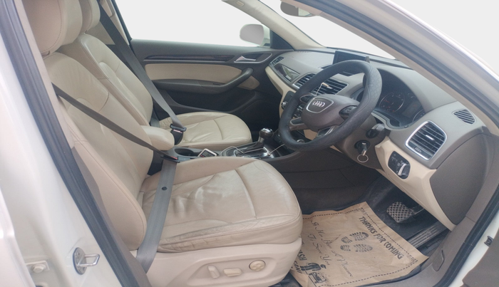 2013 Audi Q3 2.0 TDI QUATTRO, Diesel, Automatic, 1,25,929 km, interior