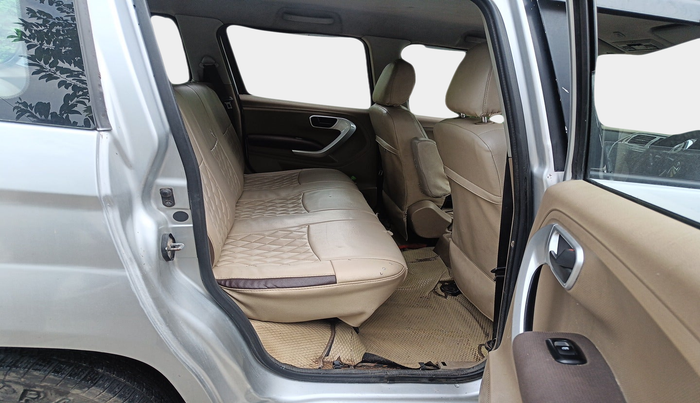 2016 Mahindra TUV300 T8, Diesel, Manual, 1,92,825 km, interior