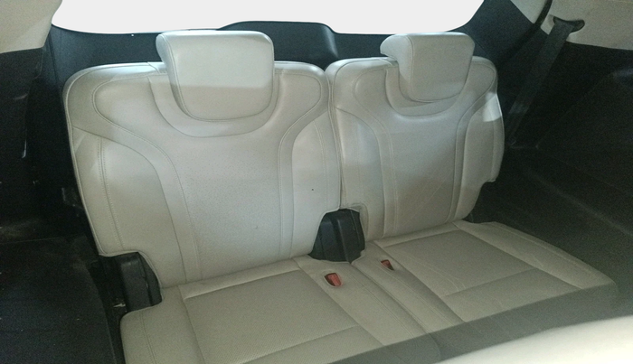 2023 Mahindra XUV700 AX 7 LUXURY D MT 7 STR, Diesel, Manual, 69,144 km, interior