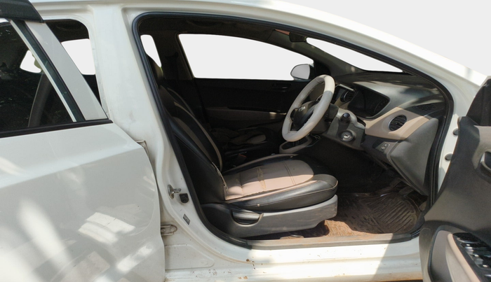 2014 Hyundai Grand i10 MAGNA 1.1 CRDI, Diesel, Manual, 1,68,444 km, interior
