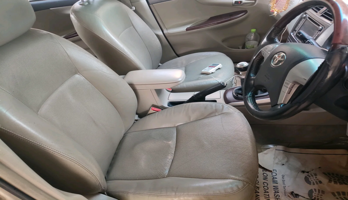 2013 Toyota Corolla Altis G DIESEL, Diesel, Manual, 1,11,807 km, interior