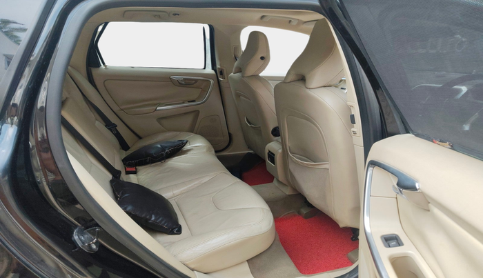2012 Volvo XC 60 D5 AWD AT, Diesel, Automatic, 1,21,146 km, interior