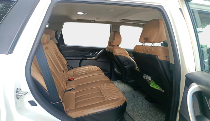 2021 Mahindra XUV500 W11, Diesel, Manual, 49,224 km, interior