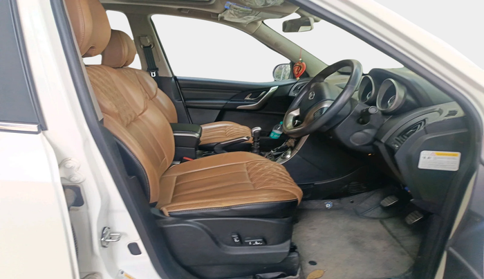 2021 Mahindra XUV500 W11, Diesel, Manual, 49,224 km, interior