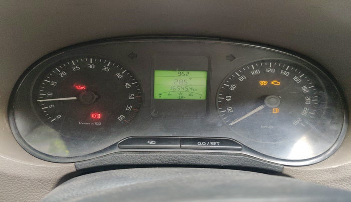 2014 Skoda Rapid ELEGANCE 1.6 TDI CR MT, Diesel, Manual, 1,65,454 km, interior