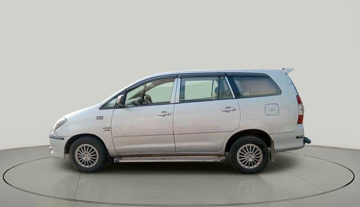 2011 Toyota Innova 2.5 G4 8 STR, Diesel, Manual, 2,60,546 km, exterior