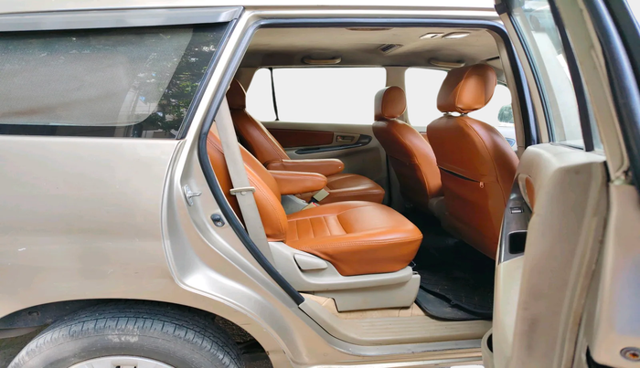 2011 Toyota Innova 2.5 G3, Diesel, Manual, 1,85,495 km, interior