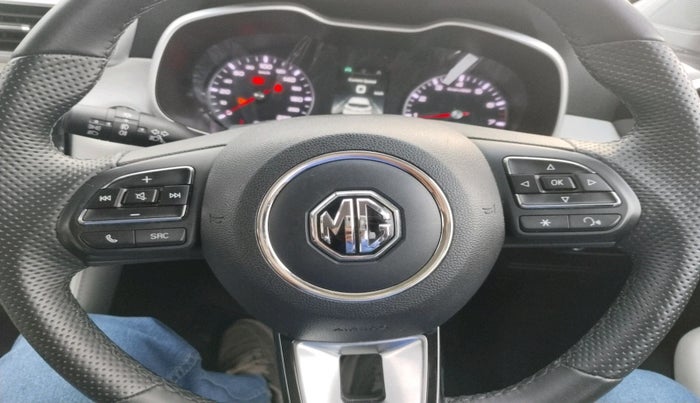 2024 MG ASTOR Shine 1.5 MT (Ivory), Petrol, Manual, 23,394 km, interior